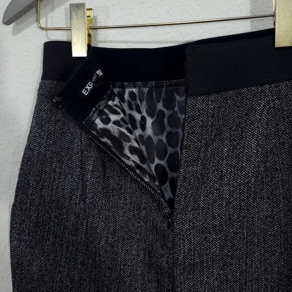 Express Skirt Womens Size 6 Short Mini Black Chevron Classic Preppy Neutral - Picture 7 of 13